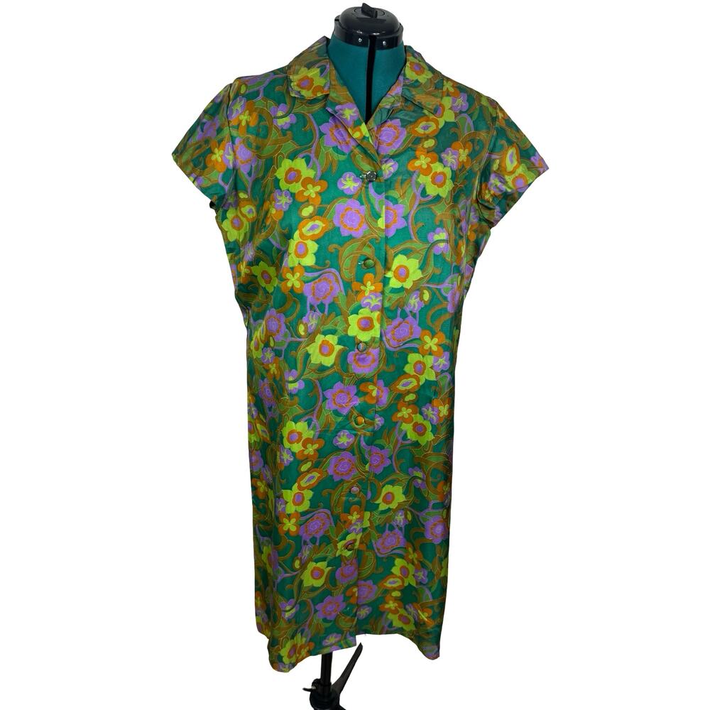 Vintage 1970s Psychedelic Floral Plus Size Shift Dress Mod Novelty Print Cutter